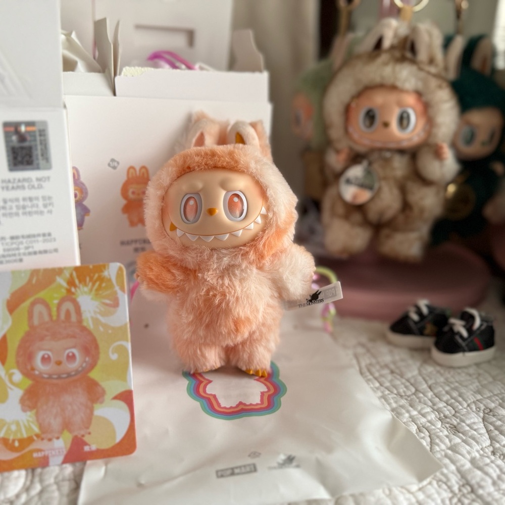 🧡 authentic 💛 THE MONSTERS Labubu Big into Energy Series: Happiness